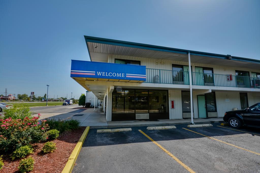 Motel 6 Huntsville - Madison Exterior photo