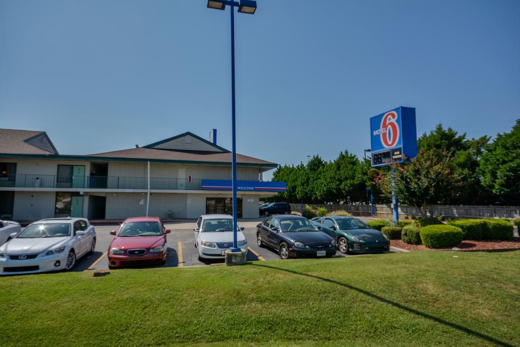 Motel 6 Huntsville - Madison Exterior photo