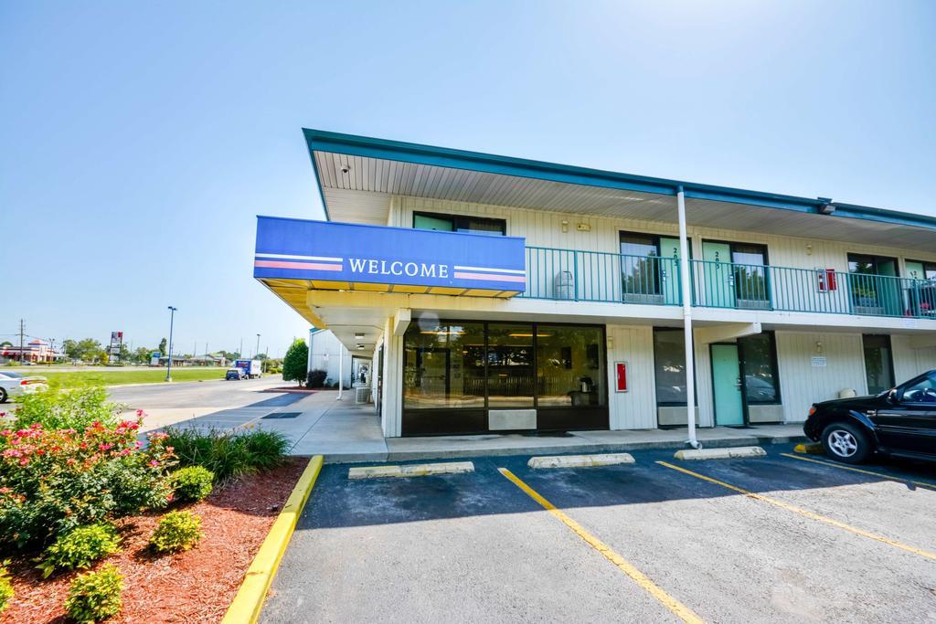 Motel 6 Huntsville - Madison Exterior photo